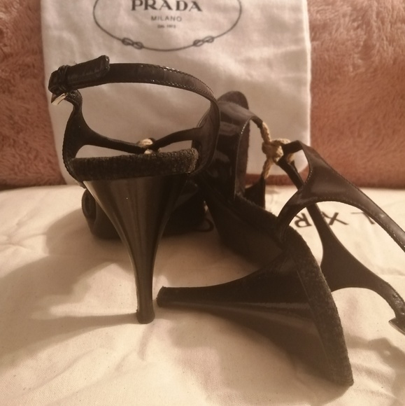 Prada - Picture 3 of 6